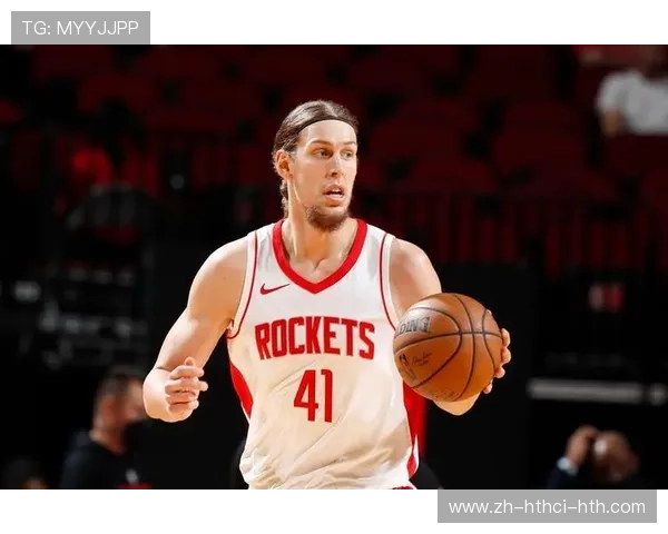 火箭队三号球员目前是谁，他的比赛风格和技术特点有哪些